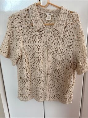 Ultra Pink Crochet Button-Front Short Sleeve Knit Top in Beige